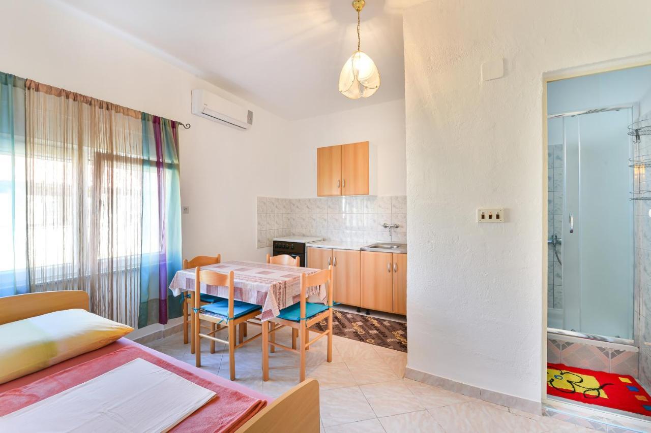 Apartments With A Parking Space Nin, Zadar - 19555 Экстерьер фото