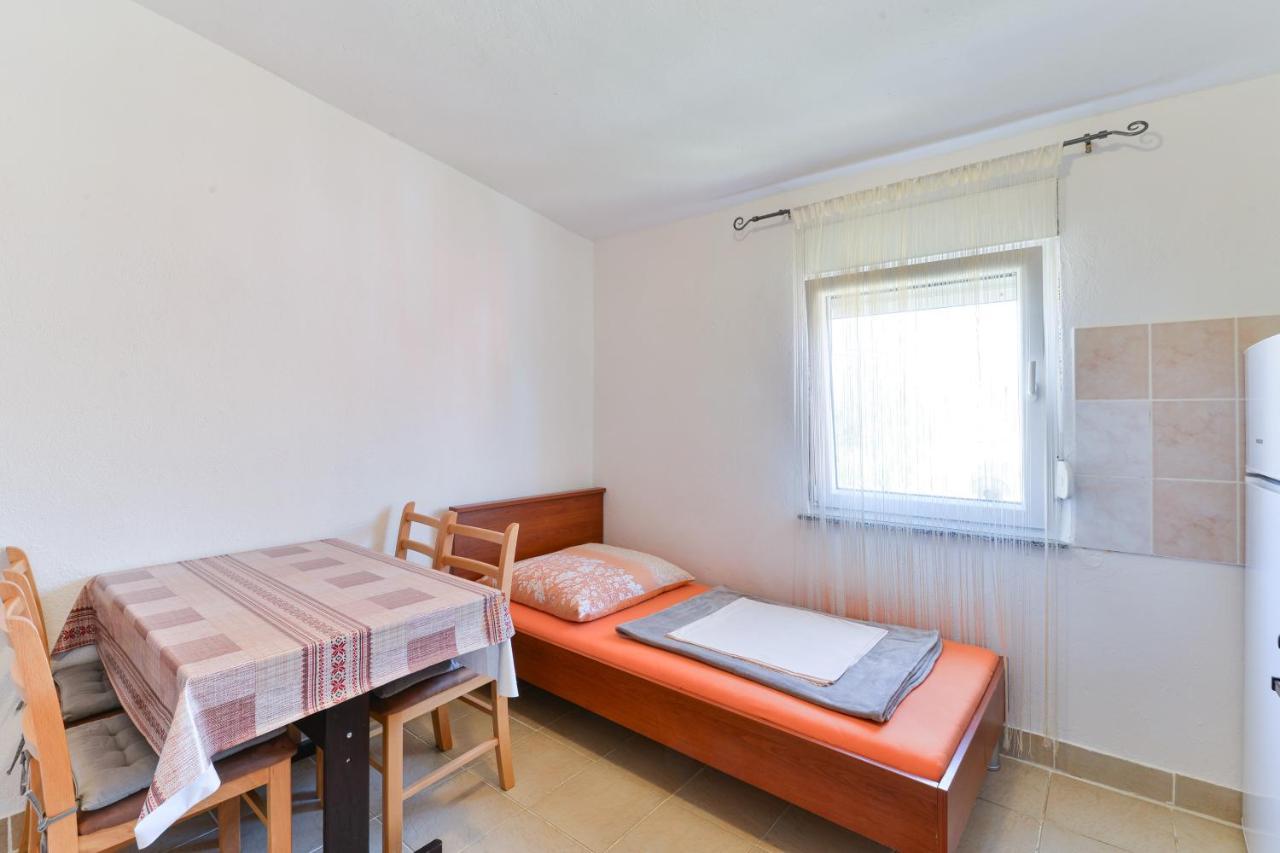 Apartments With A Parking Space Nin, Zadar - 19555 Экстерьер фото